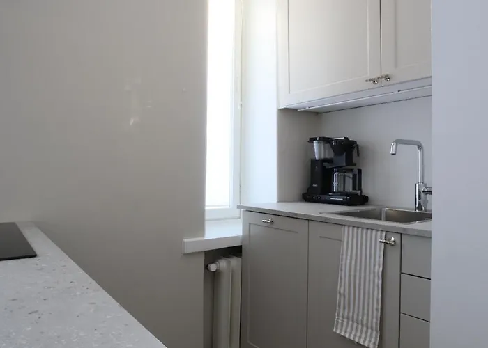 Remontoitu Yksioe Laehellae Helsingin Keskustaa * Helsinky