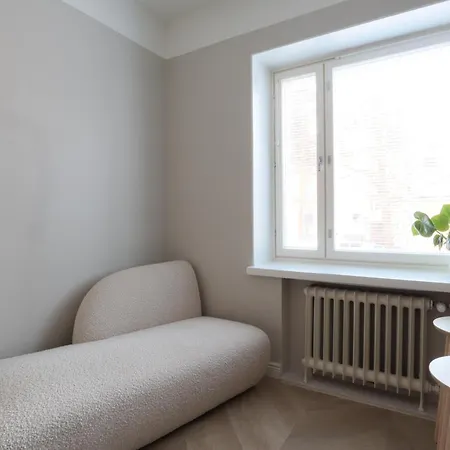 Remontoitu Yksioe Laehellae Helsingin Keskustaa *